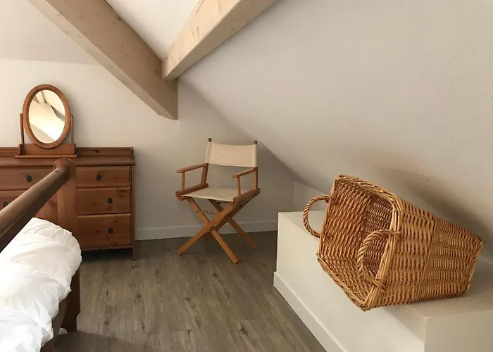 Place De La Mairie T2 Type Loft 70m2 Terrasse 35m2 *